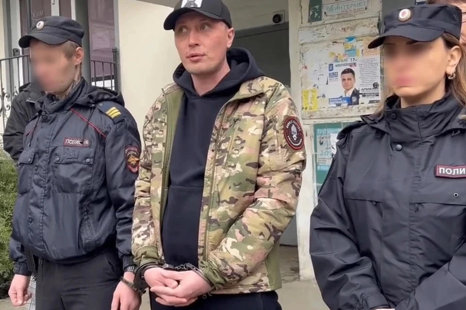«Я был в панике — кричал и звонил маме»: домашний тиран жестоко расправился с женой пос...