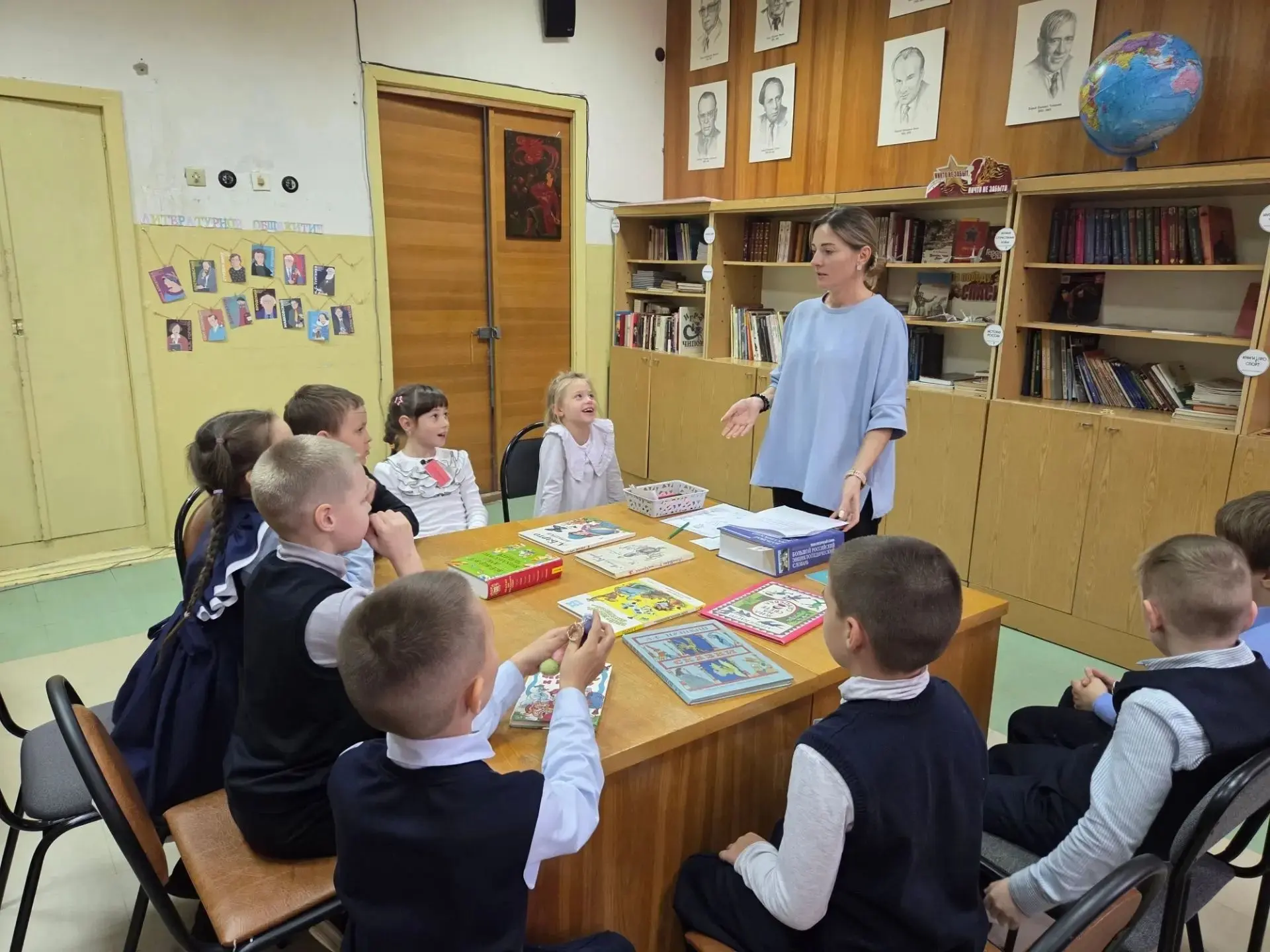 Школьная библиотека открыла свои двери для учеников 1 класса📚
