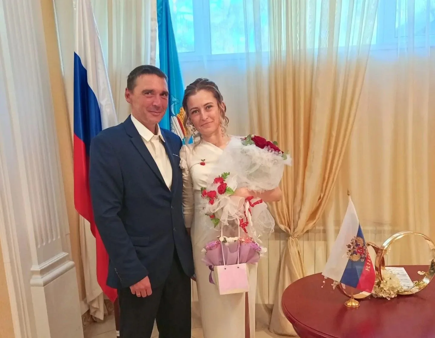 💝 Подметили такую тенденцию: в этом году особенно много пар отмечают 20‑летний рубеж с...