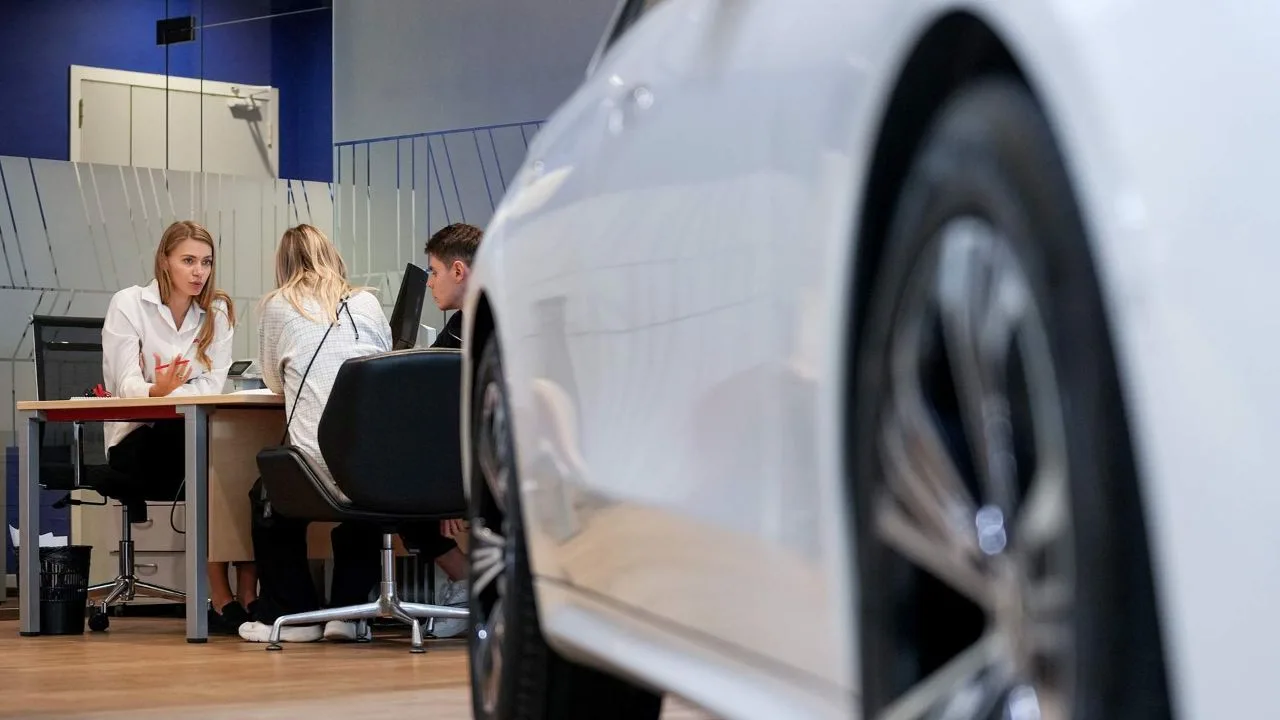 Аналитики агентства «Автостат» скорректировали данные по продажам новых легковых автомо...