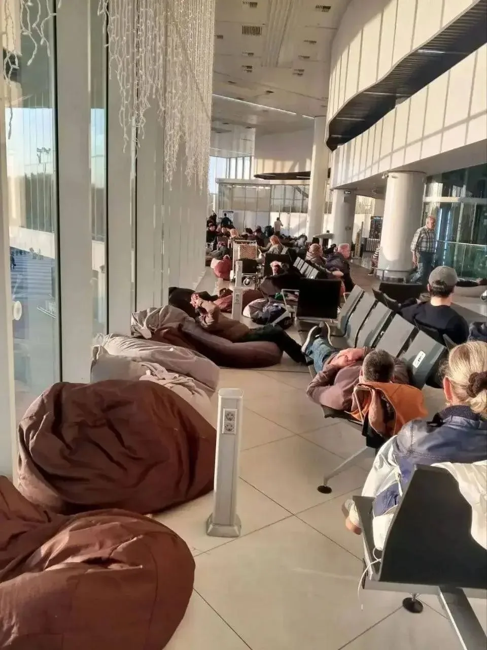 ✈️ Аэропорт Нижнего Новгорода принял 15 рейсов, перенаправленных из аэропортов Москвы и...