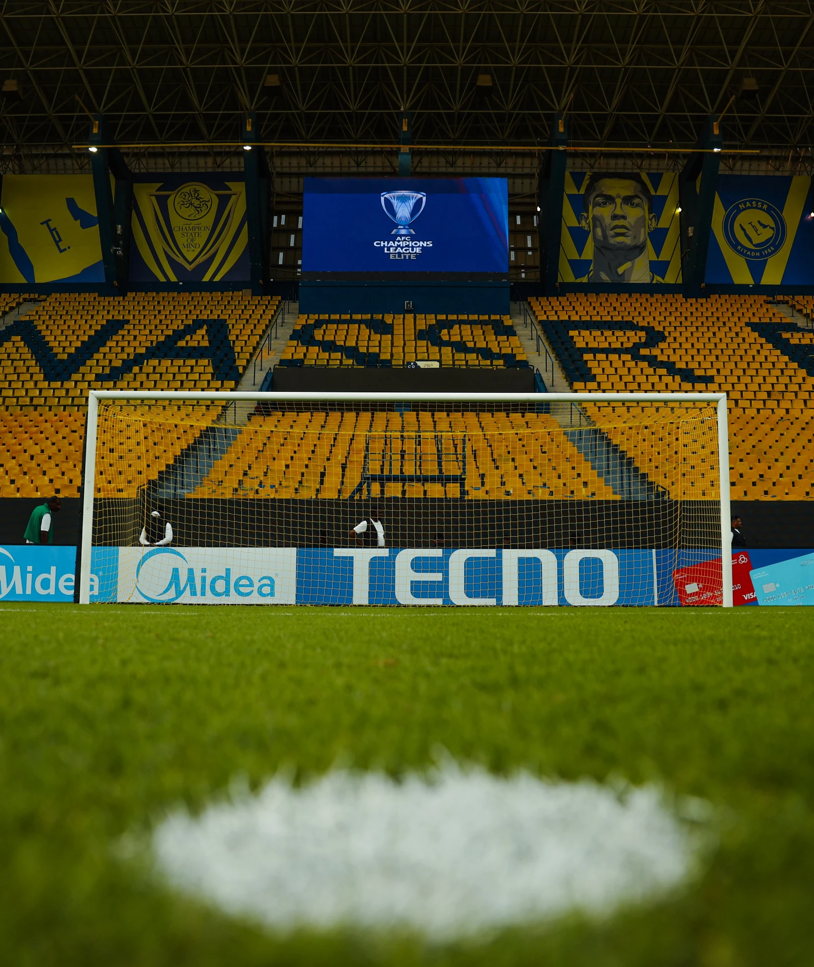⚽😨 Матч с участием Роналду задержан из-за воздушной тревоги