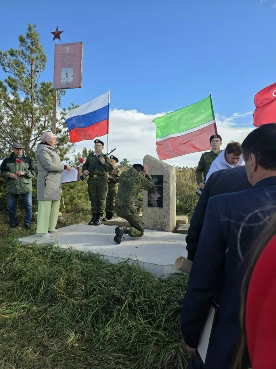 🕯 В Лениногорском районе обновили мемориал 18-летнему комиссару, погибшему в 1918 году