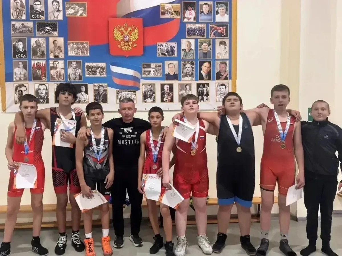 🤼 Семь медалей завоевали батайские борцы на областном турнире в Азове