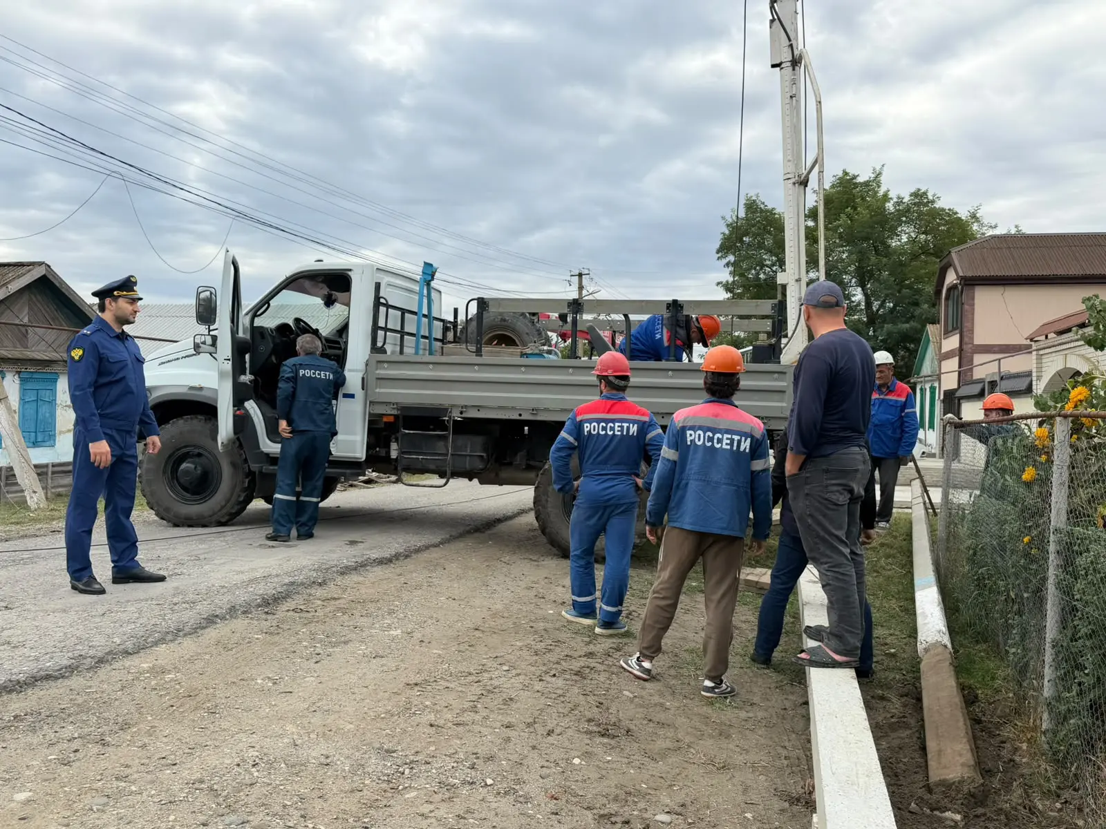 После вмешательства прокуратуры Тарумовского района заменена аварийная опора линии элек...