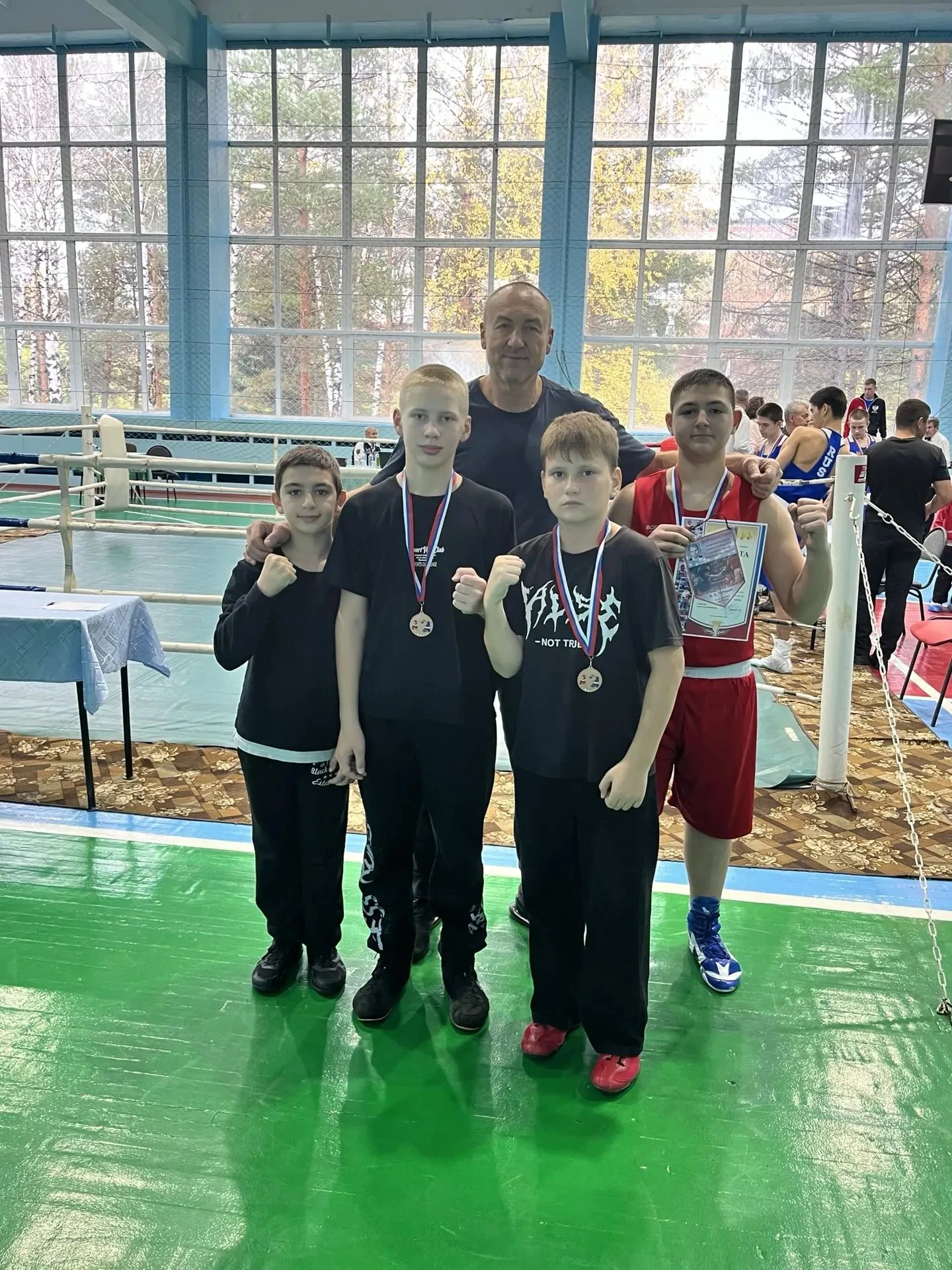 С победой, наши парни! 🥊