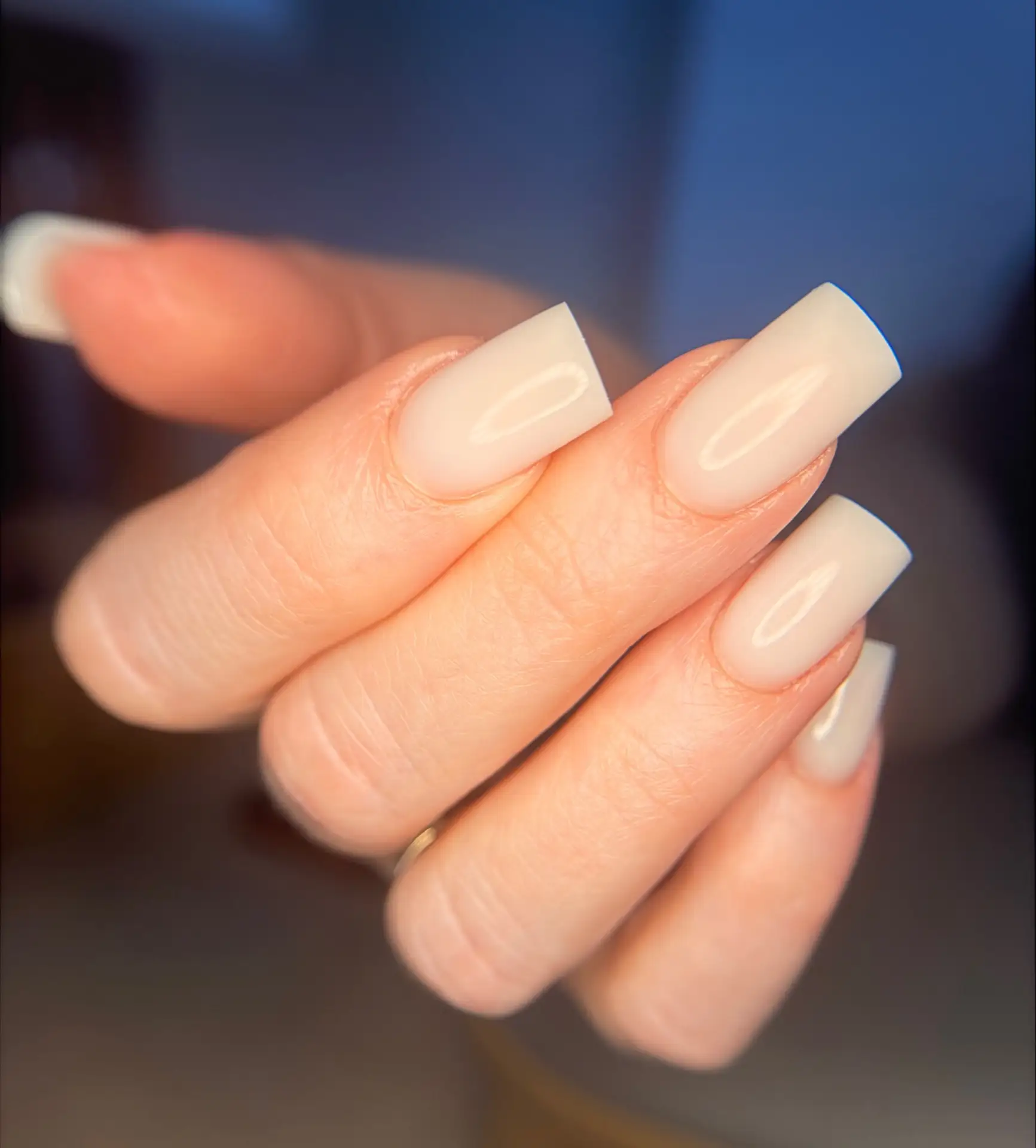 Ну Нюд всегда в моде , это очень нежно и стильно😍😍😍