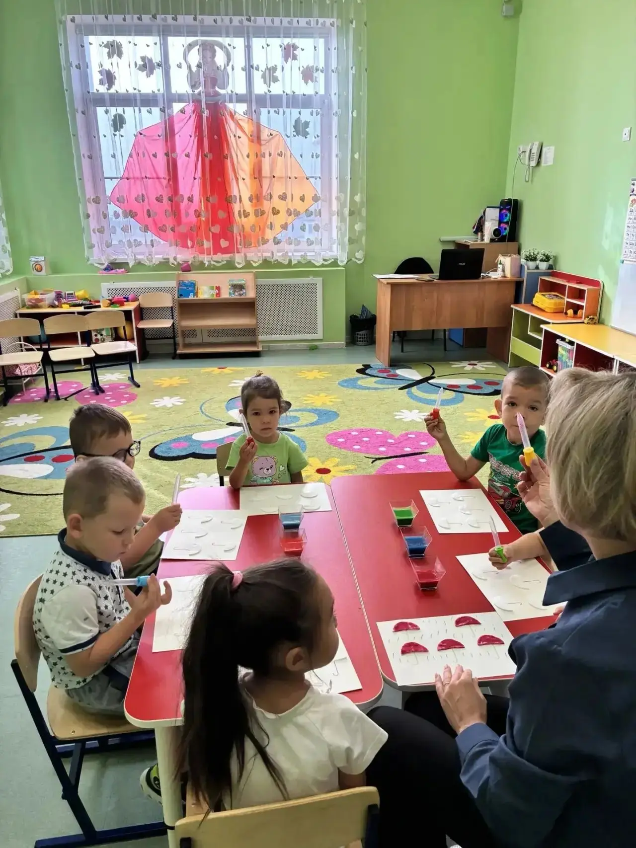 В рамках проекта «Добрые игры» в средней группе структурного подразделения 6 воспитател...