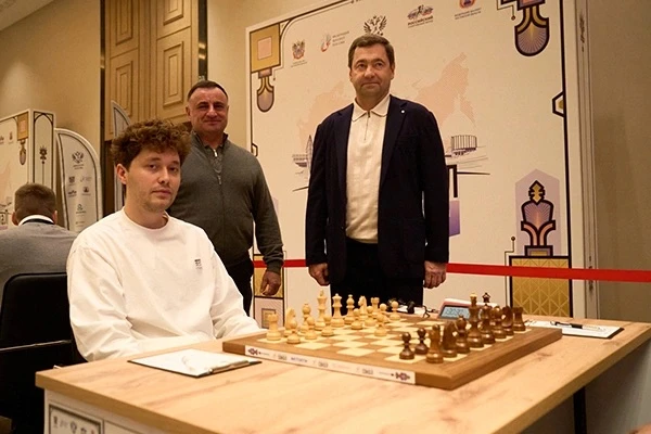Гроссмейстер из Ростовской области лидирует в Суперфинале чемпионата России по шахматам
