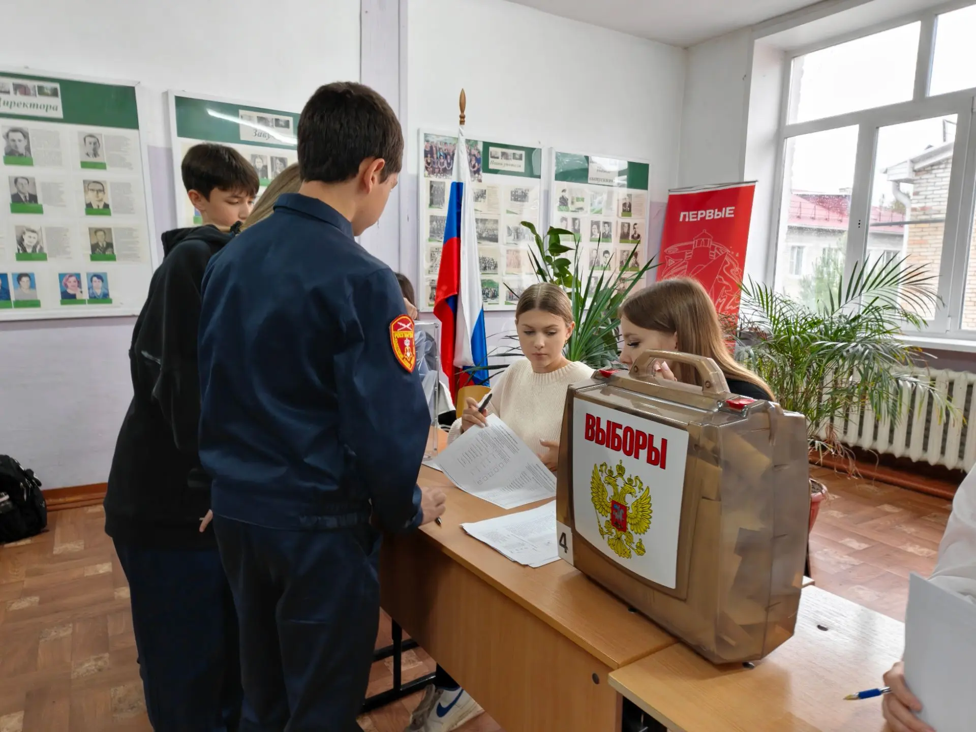 28 сентября в школе состоялись выборы ученического самоуправления и совета первичного о...