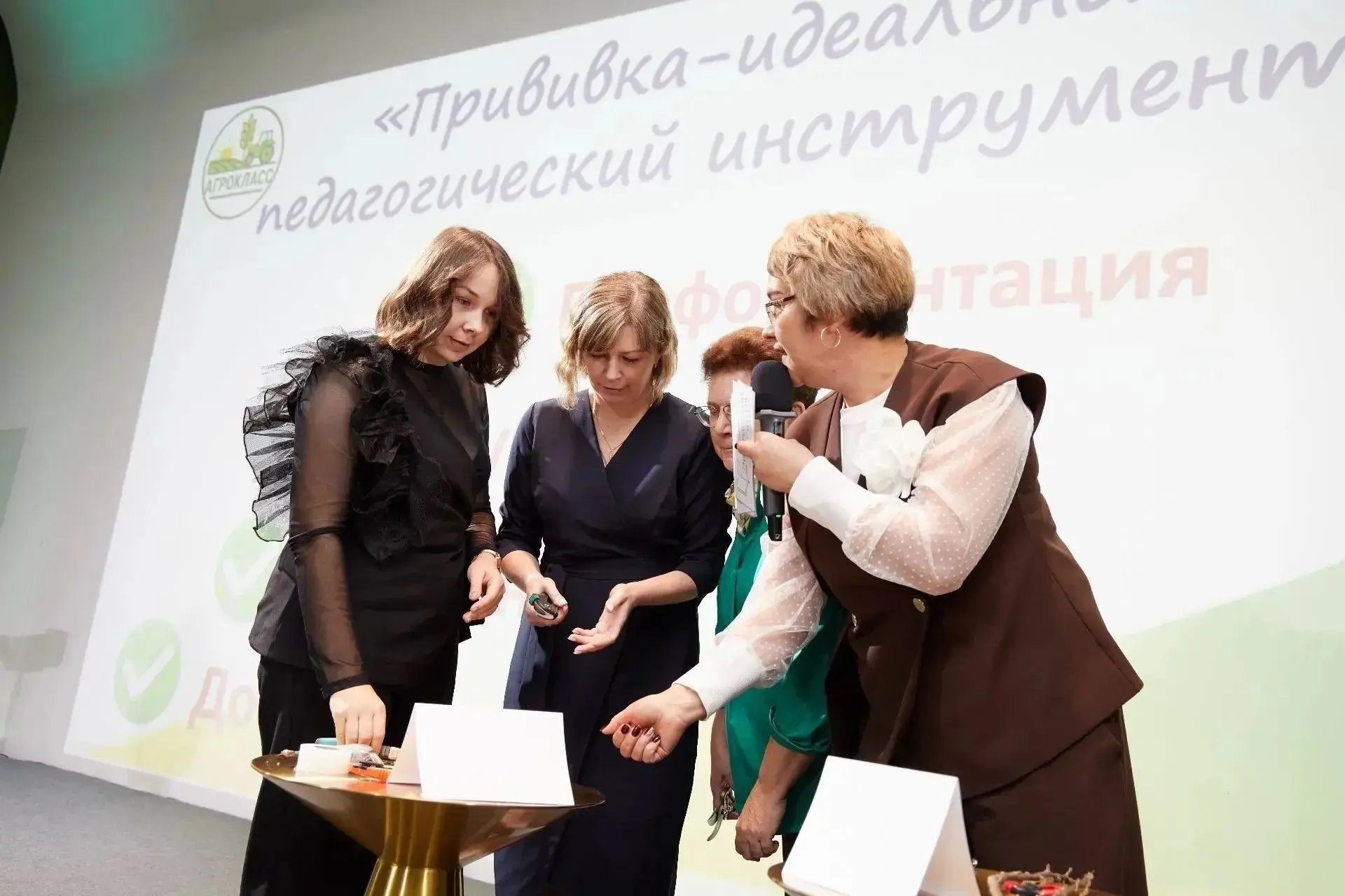 Девять финалистов и один титул: «Мичуринским учителем» стала Анна Кондратьева из Павлова