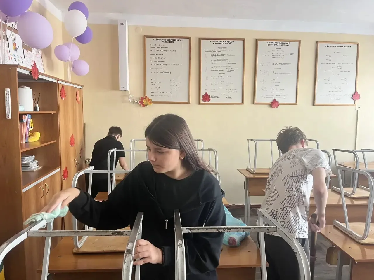 06.10 учащиеся 6А класса приняли участие в двух значимых акциях - «Письмо солдату» и «М...