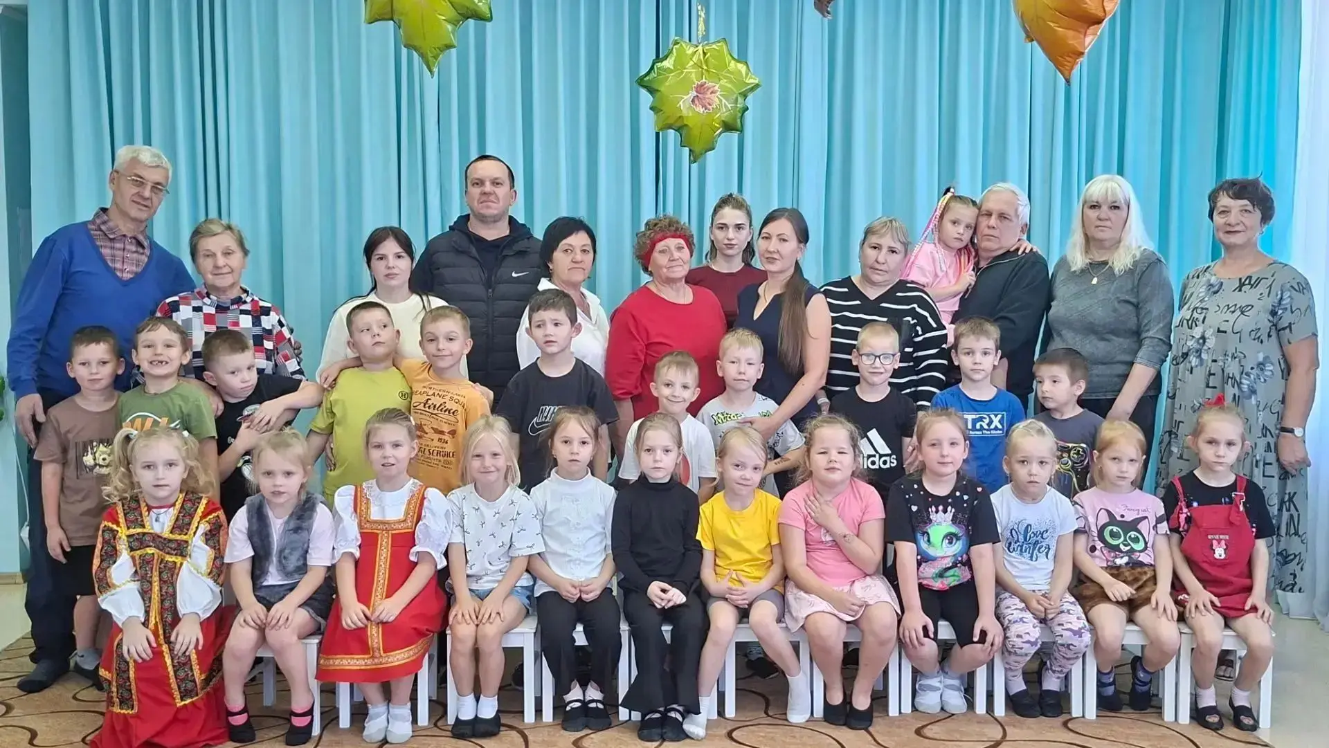 Веселой, дружеской встречей с бабушками, дедушками, а также с родителями воспитанников ...
