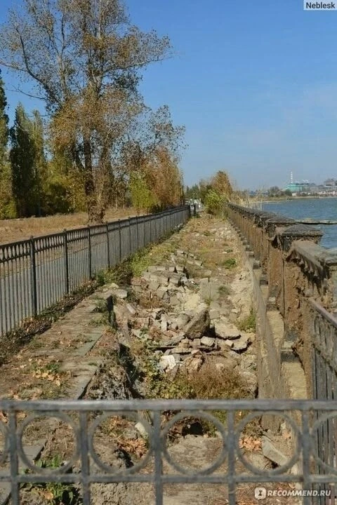 🌉 Набережная: сделали кусочек — а остальное будто «похоронили».