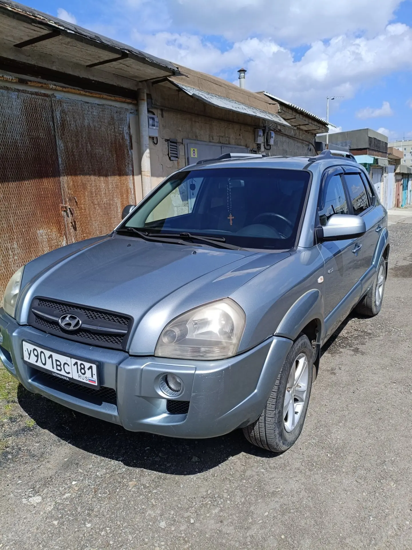 Продам Hyundai Tucson 2007 года выпуска. Технически в хорошем состоянии, езжу каждый де...