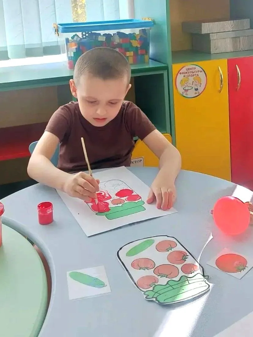 Рисование в группе "Василёк" на тему "Овощи в банке" 🥫