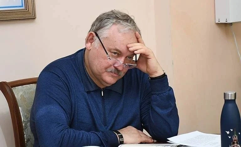 Константин Затулин помогает жителям Сочи в решении проблемы с оползнем на дороге в посе...