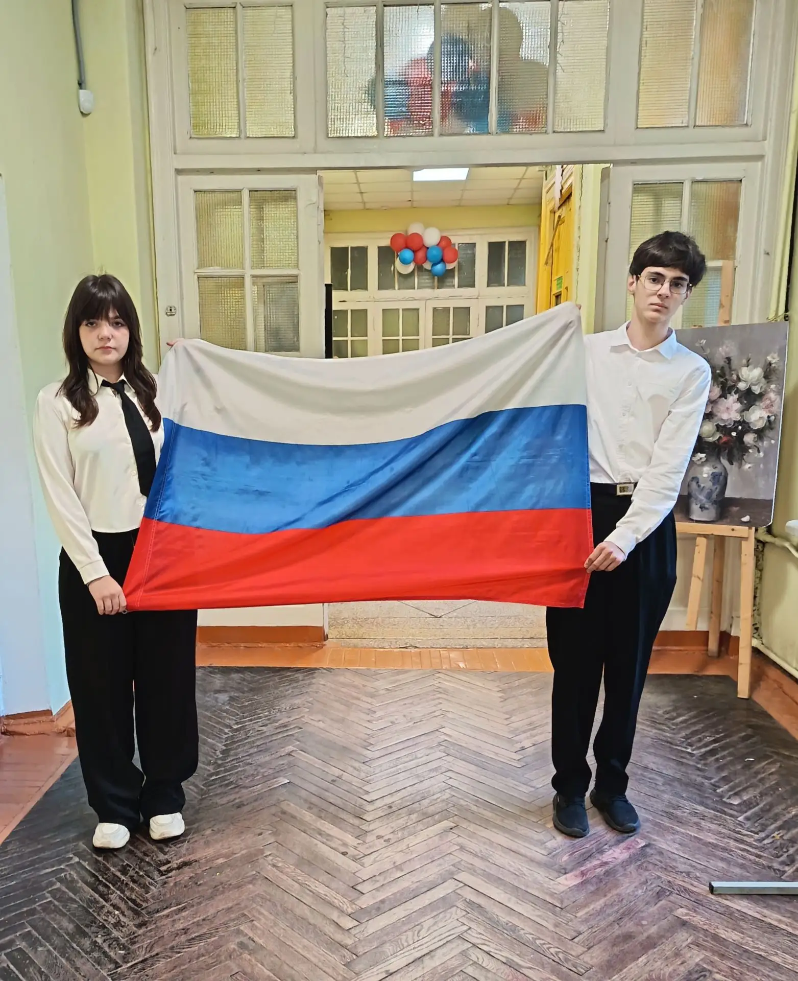 Утро понедельника 12 октября 2026 года в школе традиционно началось с торжественной лин...