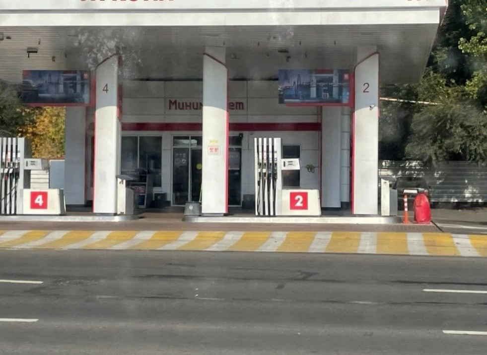 ❗️На заправках Ростова сокращаются очереди, но АИ-95 по-прежнему в дефиците
