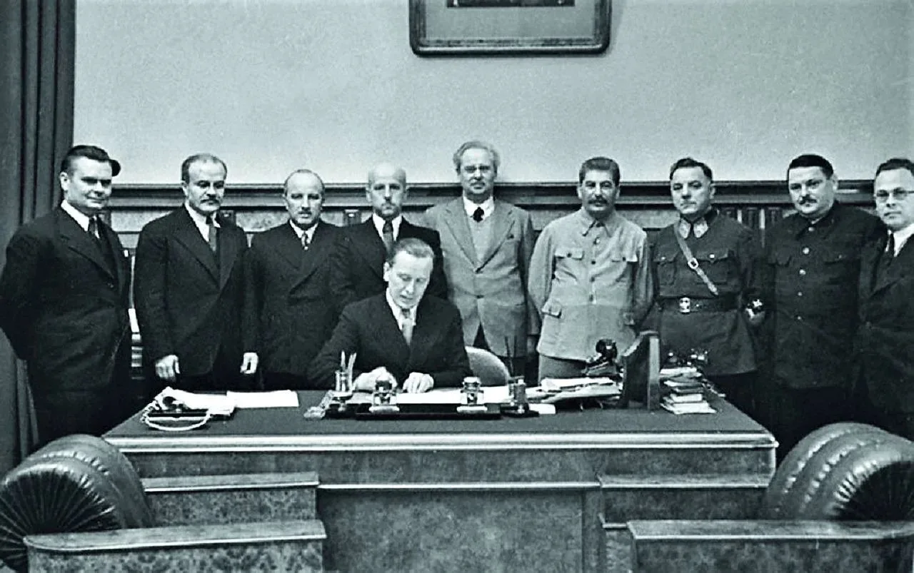 11 октября 1939 года был подписан советско-литовский договор. Советский Союз передал Ли...