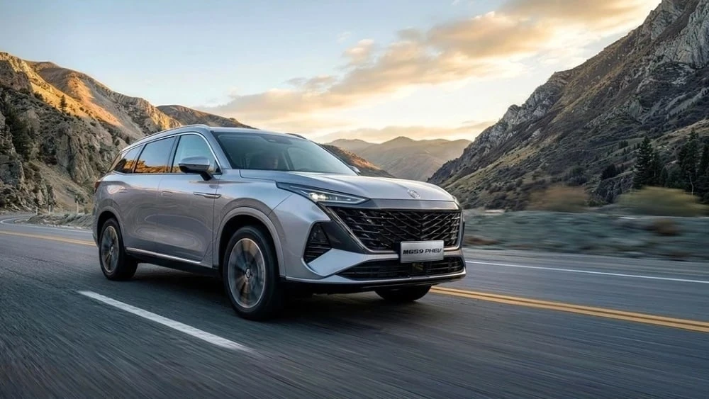 Москвич М90: PHEV-версию хотят запустить в 2027-м