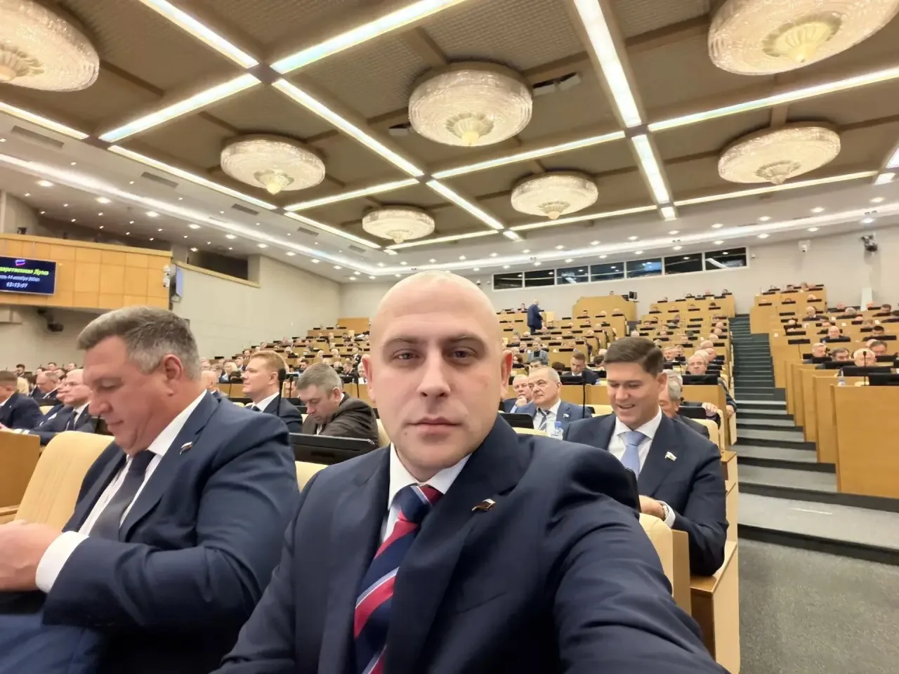 Сегодня в Москве принимаю участие в пленарном заседании Государственной Думы Российской...