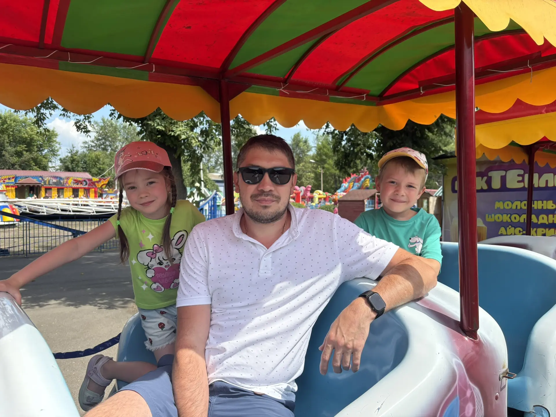 Наш любимый папочка! Мы появились на свет почти одновременно, но ты всегда находишь мес...