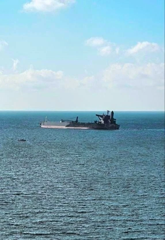 ❗️Есть угроза разлива нефтепродуктов в Чёрное море у Геленджика и Новороссийска.