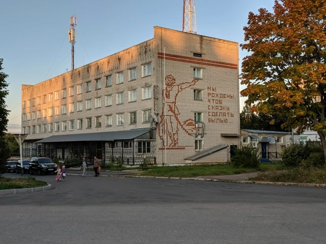 По предварительной информации в гостинице "Лада" произошел пожар. Сгорел один из номеров.