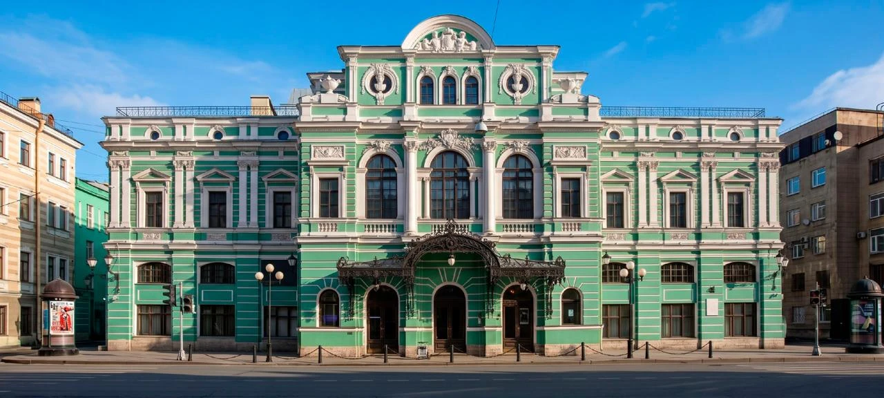 Вы любите театр? Я про себя пока не понял, хотя, если любишь Петербург, как бы полагает...