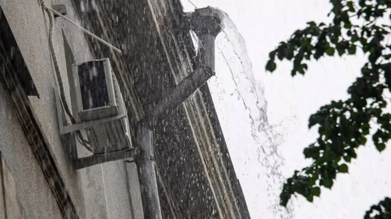 ⛈️ Сильные дожди и грозы накроют Крым 15 и 16 октября