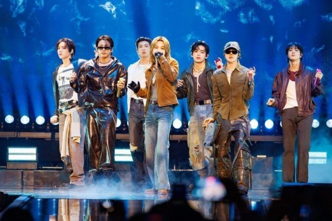 BTS устраивают Fire на сцене в новом трейлере к показам концертов BTS World Tour «ARIRA...