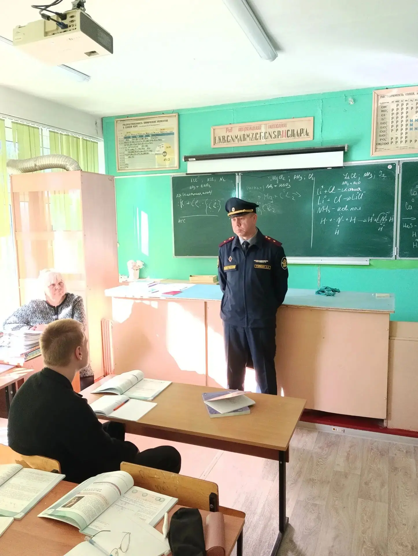 В Куркинской СОШ №1 произошло по-настоящему важное событие — школу посетил Александр Ни...