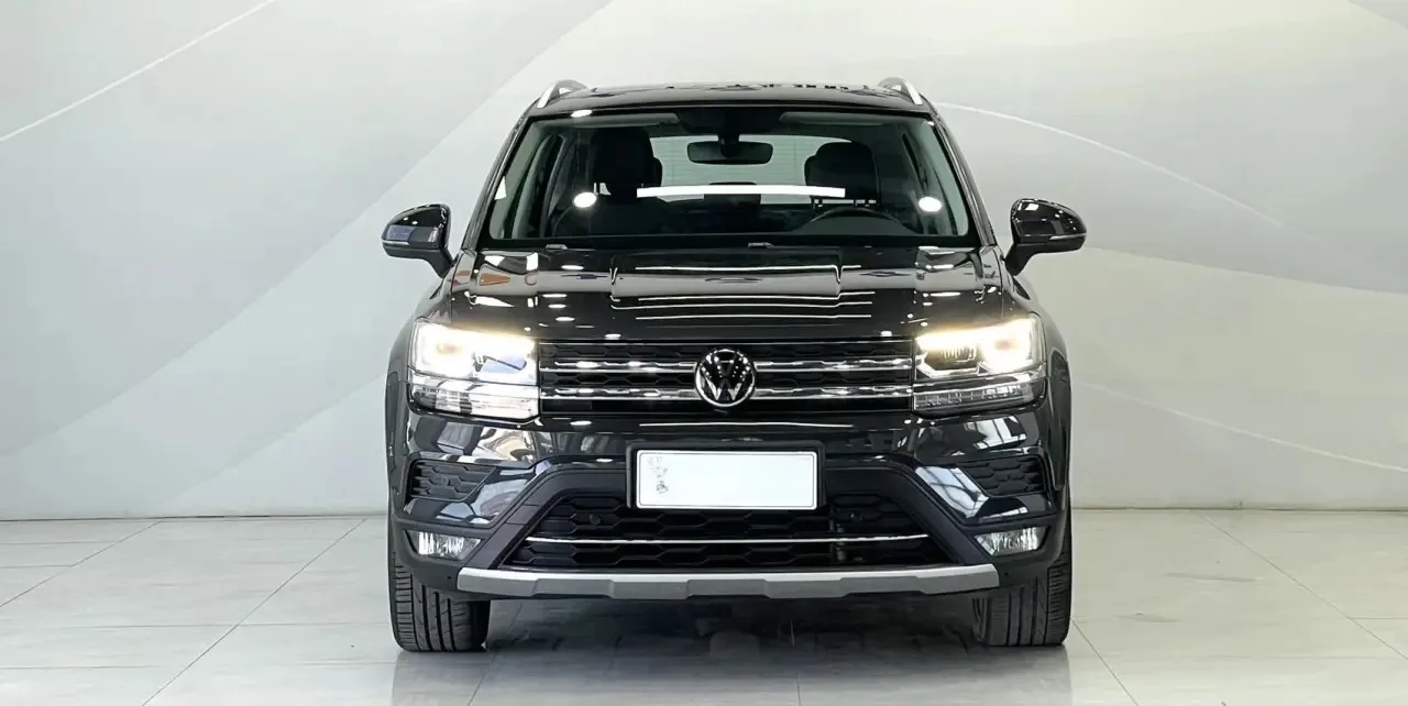 VOLKSWAGEN THARU