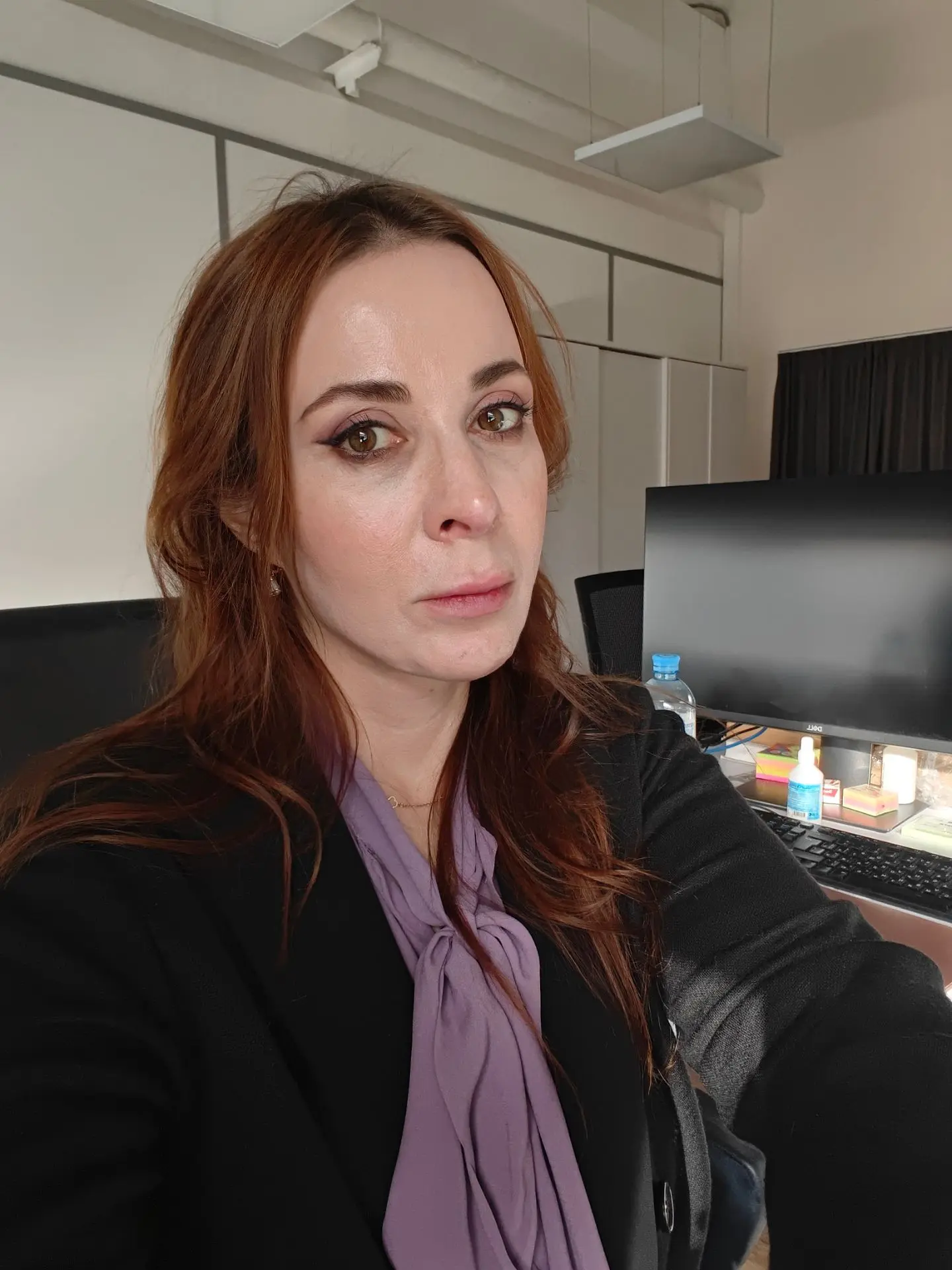 Ездила сегодня в Комсомольскую Правду на интервью. Ретушировать фото не стала, лень. Бу...