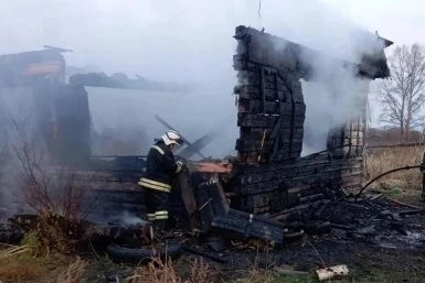 Трое детей сами выбрались из горящего дома в Бирофельде