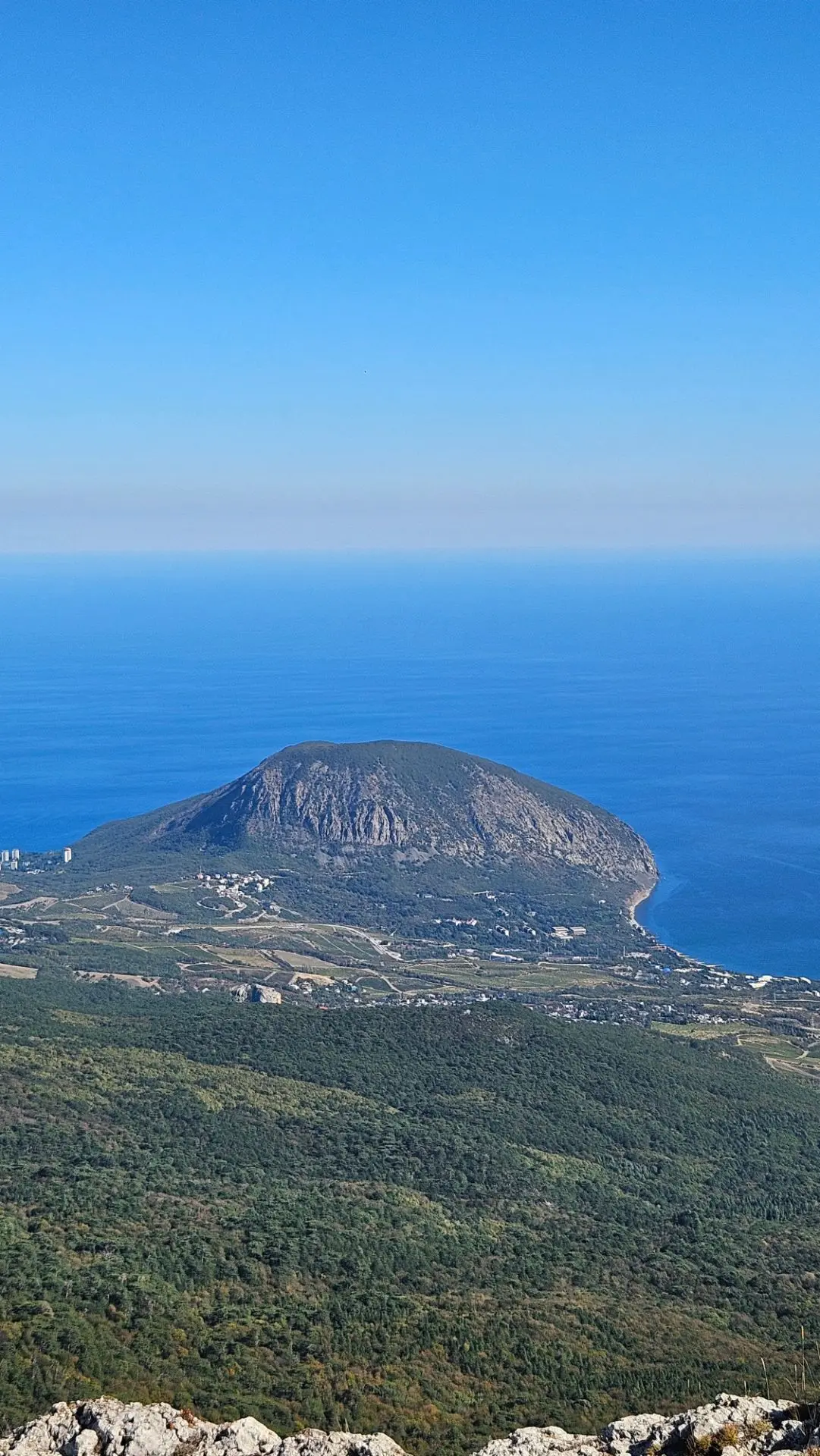 На днях был в Национальном парке "Крымский" и насмотрелся на осеннюю красоту, которой с...