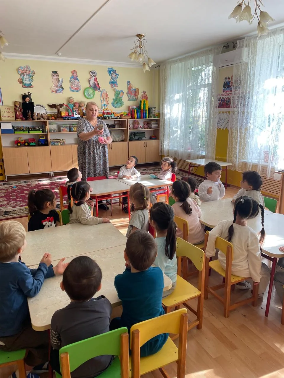 У малышей из младшей А группы прошло замечательное занятие по рисованию! 🎨 Мы учились ...