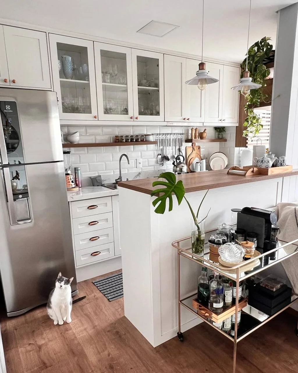 🌸🎀 Небольшая уютная квартира 40 м. кв. в которой живет мама с дочерью-подростком и дв...