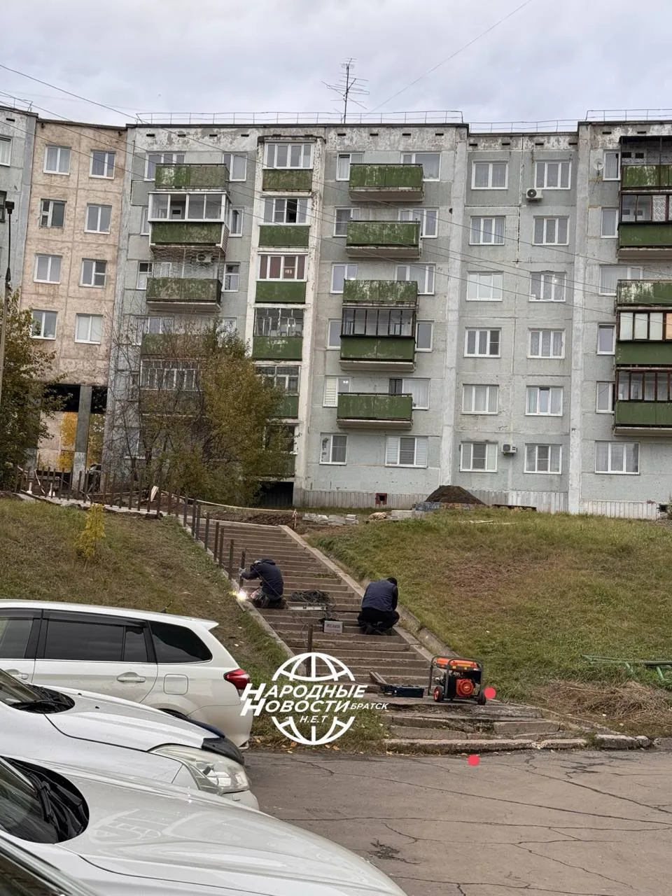 В 22-м микрорайоне отремонтировали лестницу