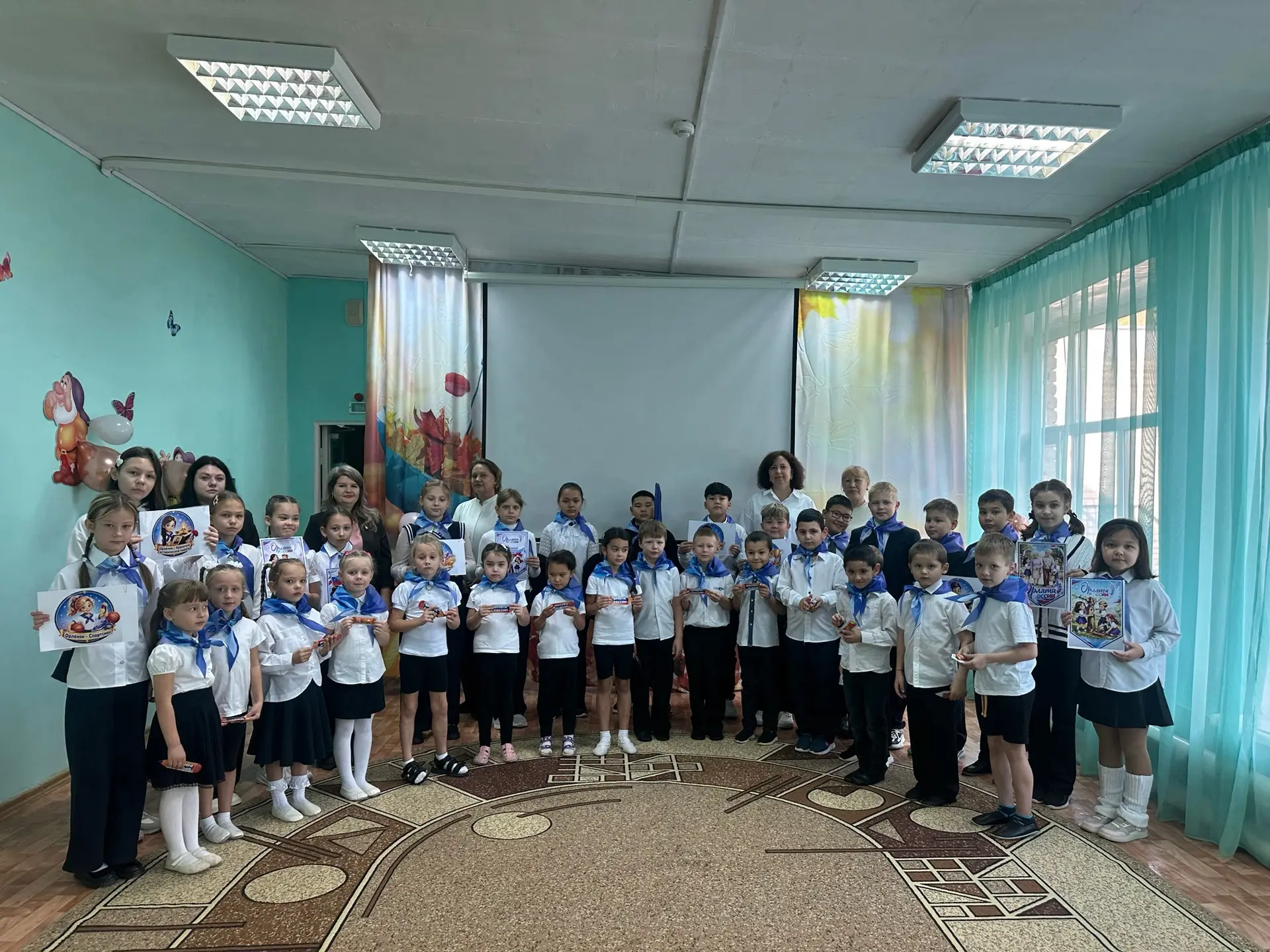 🌟 «Старшие орлята России из 4 «А» класса сегодня совершили важное дело — они навестили...