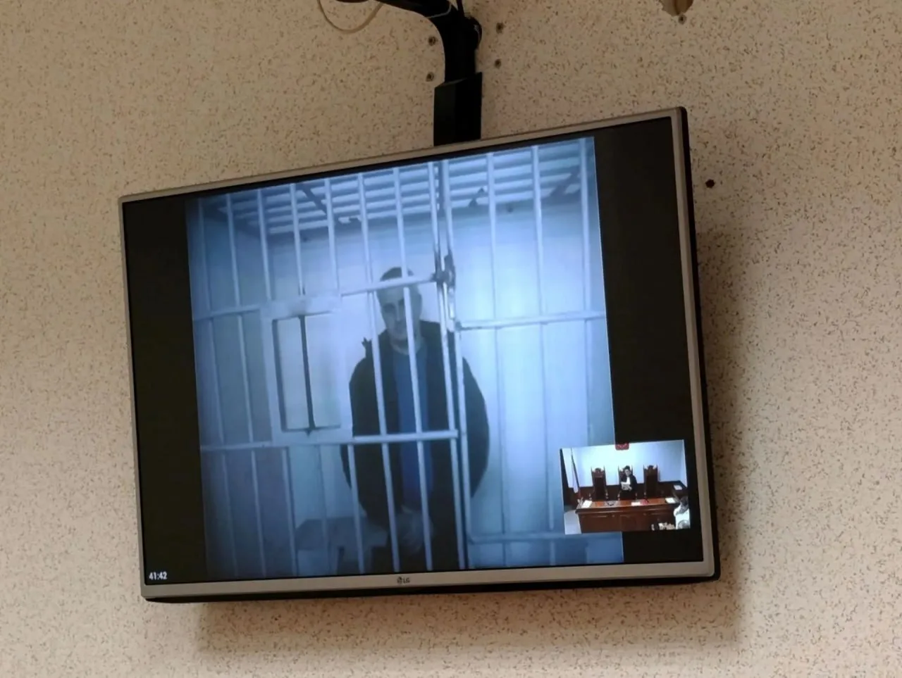 Мужчина, обвиняемый в хулиганском нападении на пожилого ученого РАН, останется под стражей