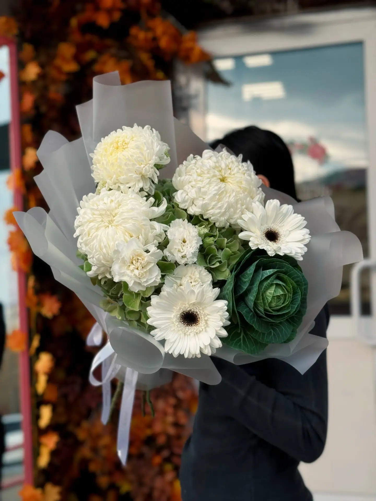 Цветочная красота на Бакинских Комиссаров 95 🌸