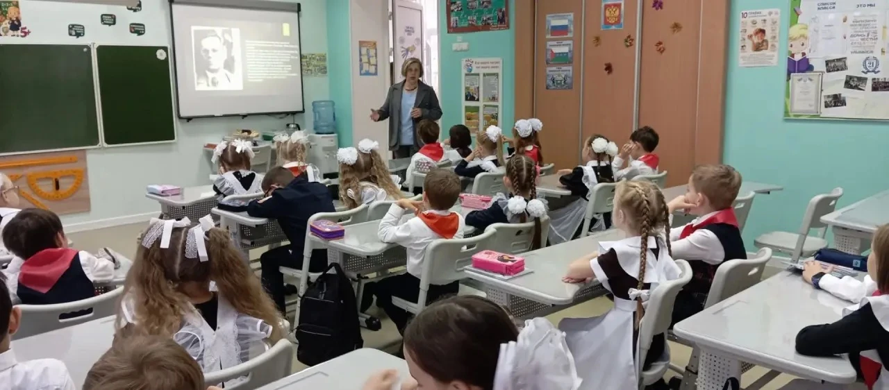 Немного кадров с Дня учителя, или как 2 «А» класс говорил о любимой гимназии! 💫