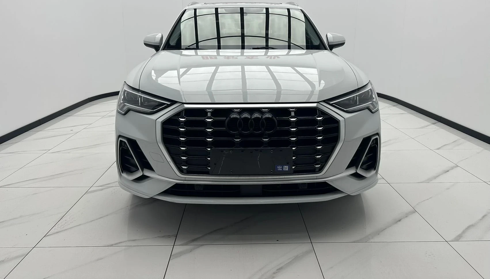 🚘 AUDI Q3