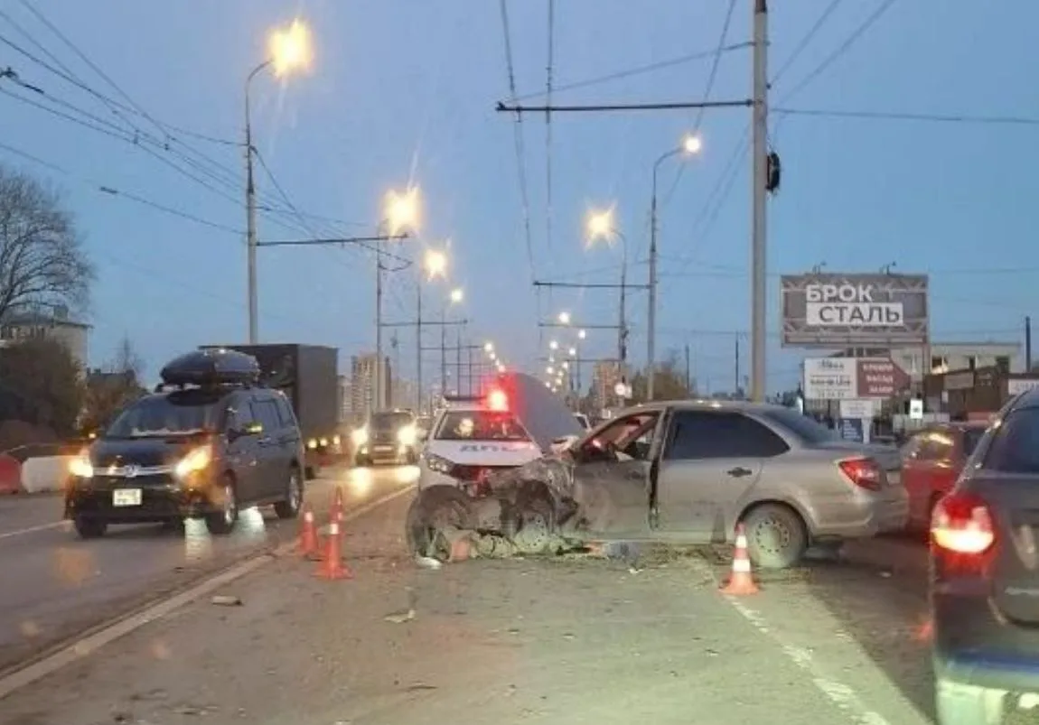 ‼️😱Жёсткое ДТП сразу ЧЕТЫРЕ авто раскидало по трассе у Опытного поля в сторону Руэма.