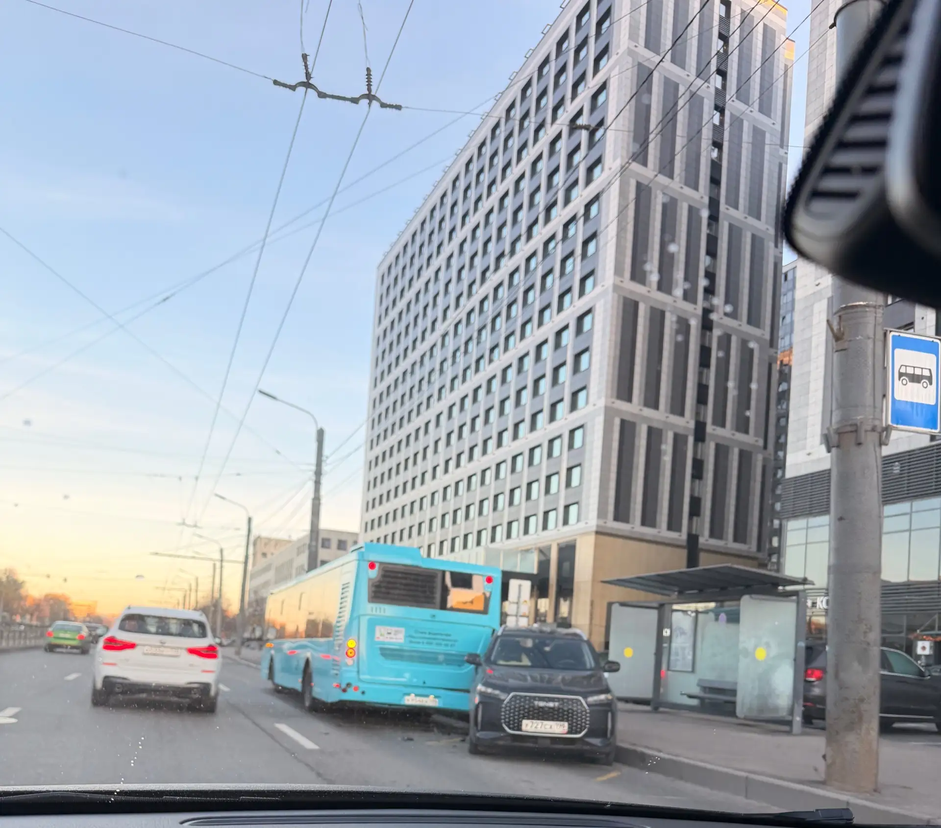 ДТП с автобусом и кроссовером на Бухарестской.