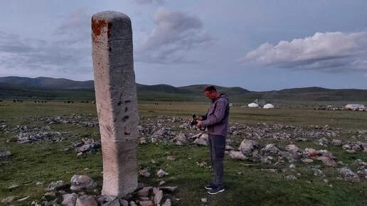 Алтайские археологи оцифровали более 100 «оленных» камней в Монголии