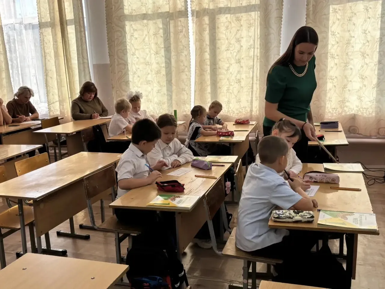 15 октября в МБОУ «СОШ № 1» прошли традиционные осенние открытые уроки в первых классах...