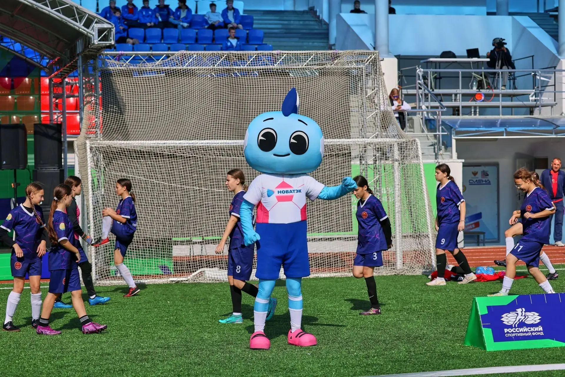 Футбик и дети или... Дети и Футбик 🤪